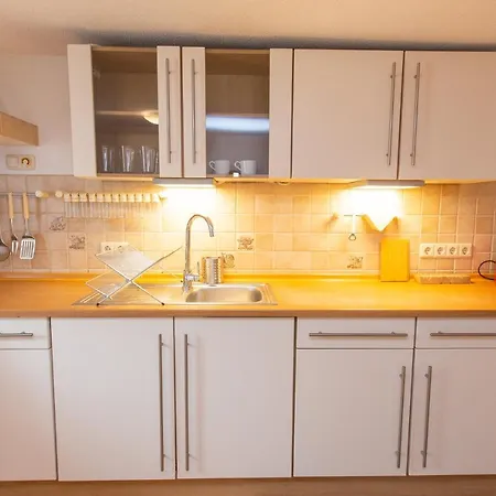 Fullhouse - Halle - Ku15 Apartman *