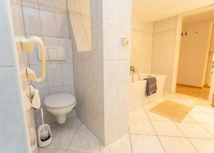 Fullhouse - Halle - Ku15